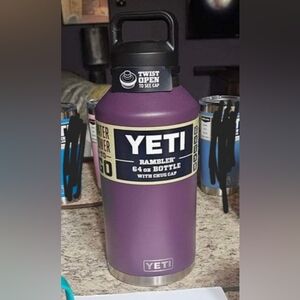 Yeti 64 oz Nordic Purple